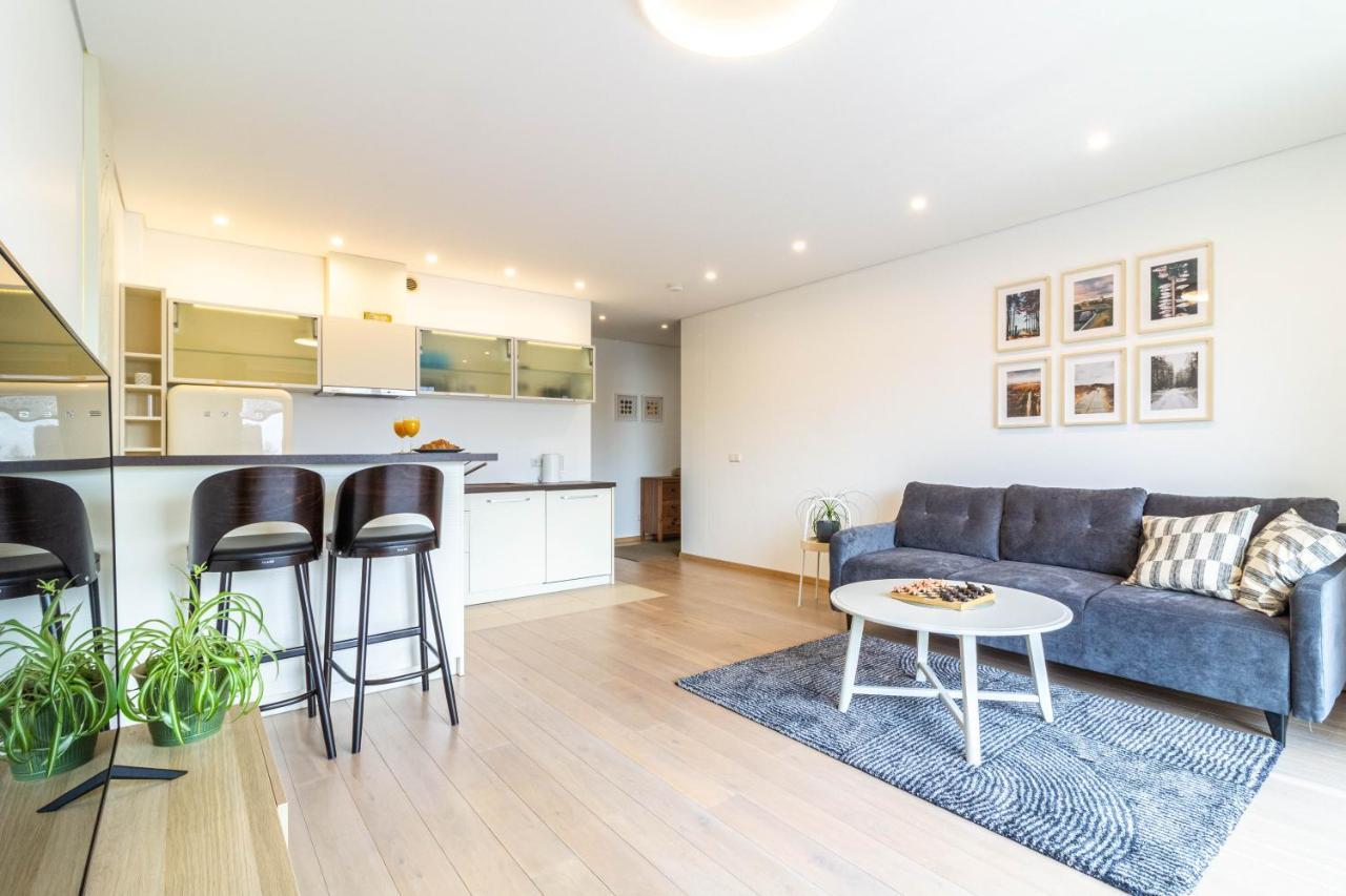 Cohost I Sunny Center Apt, Covered Parking, Balcony & Self Check-In Каунас Экстерьер фото