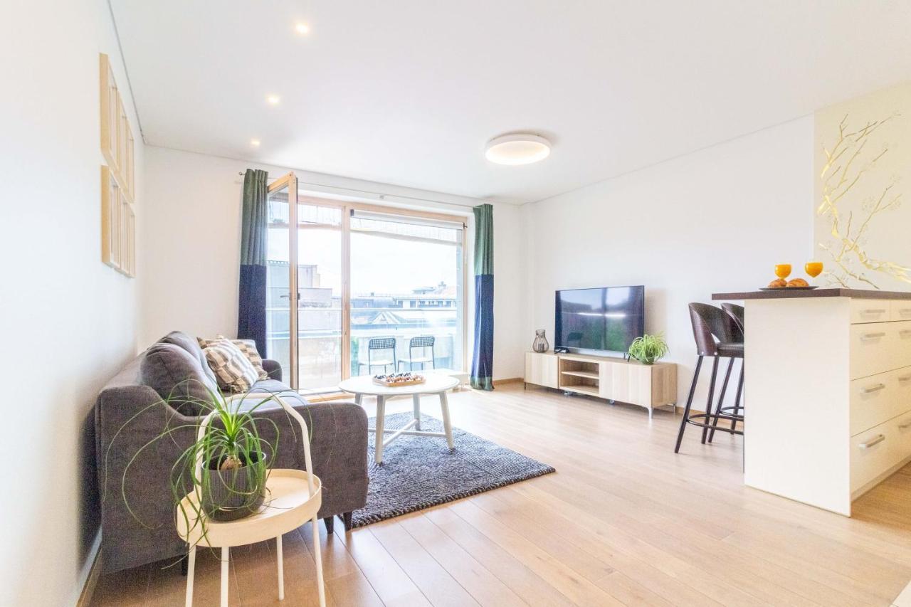 Cohost I Sunny Center Apt, Covered Parking, Balcony & Self Check-In Каунас Экстерьер фото