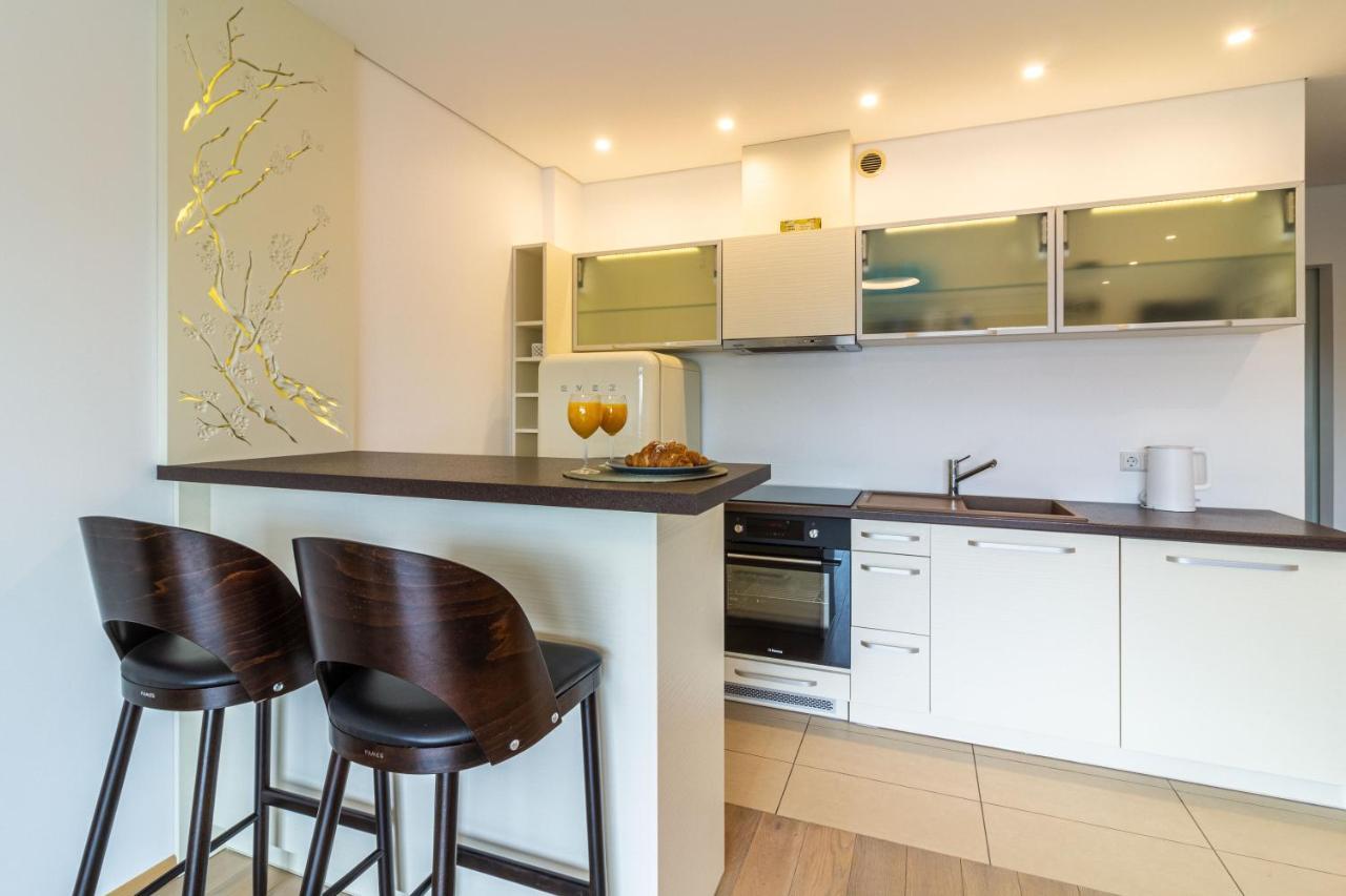 Cohost I Sunny Center Apt, Covered Parking, Balcony & Self Check-In Каунас Экстерьер фото