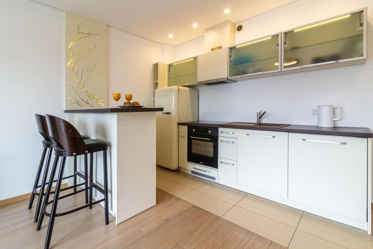 Cohost I Sunny Center Apt, Covered Parking, Balcony & Self Check-In Каунас Экстерьер фото
