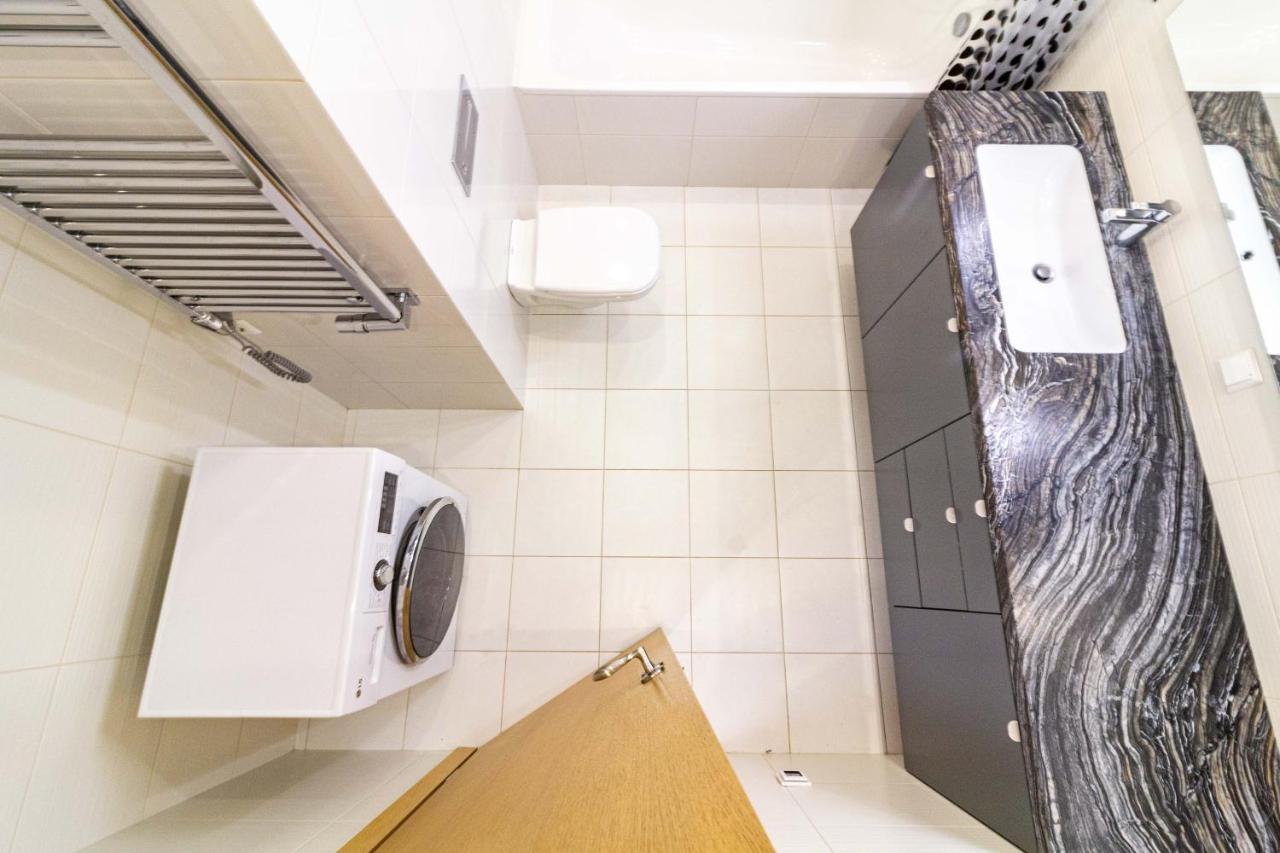 Cohost I Sunny Center Apt, Covered Parking, Balcony & Self Check-In Каунас Экстерьер фото