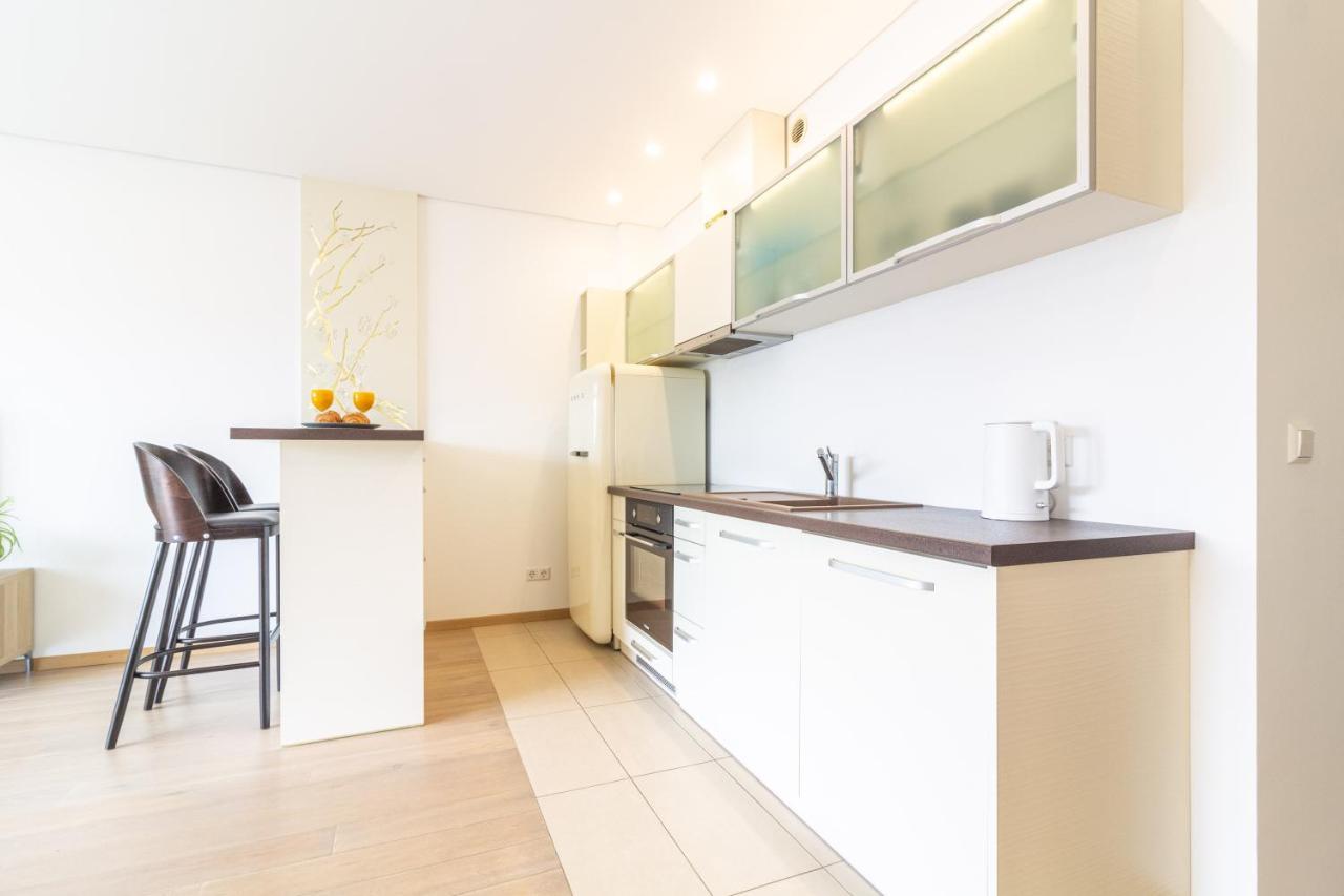 Cohost I Sunny Center Apt, Covered Parking, Balcony & Self Check-In Каунас Экстерьер фото