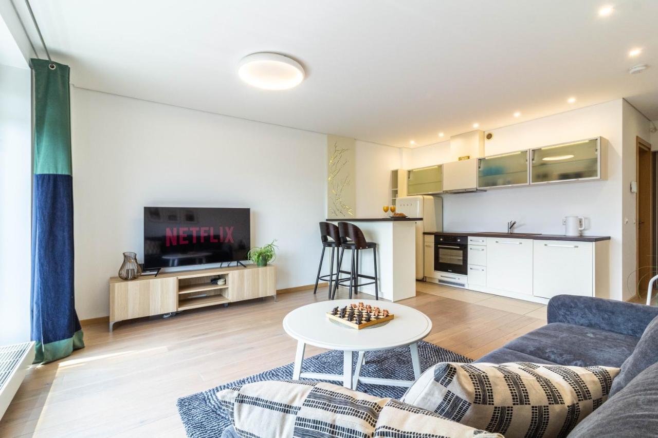 Cohost I Sunny Center Apt, Covered Parking, Balcony & Self Check-In Каунас Экстерьер фото