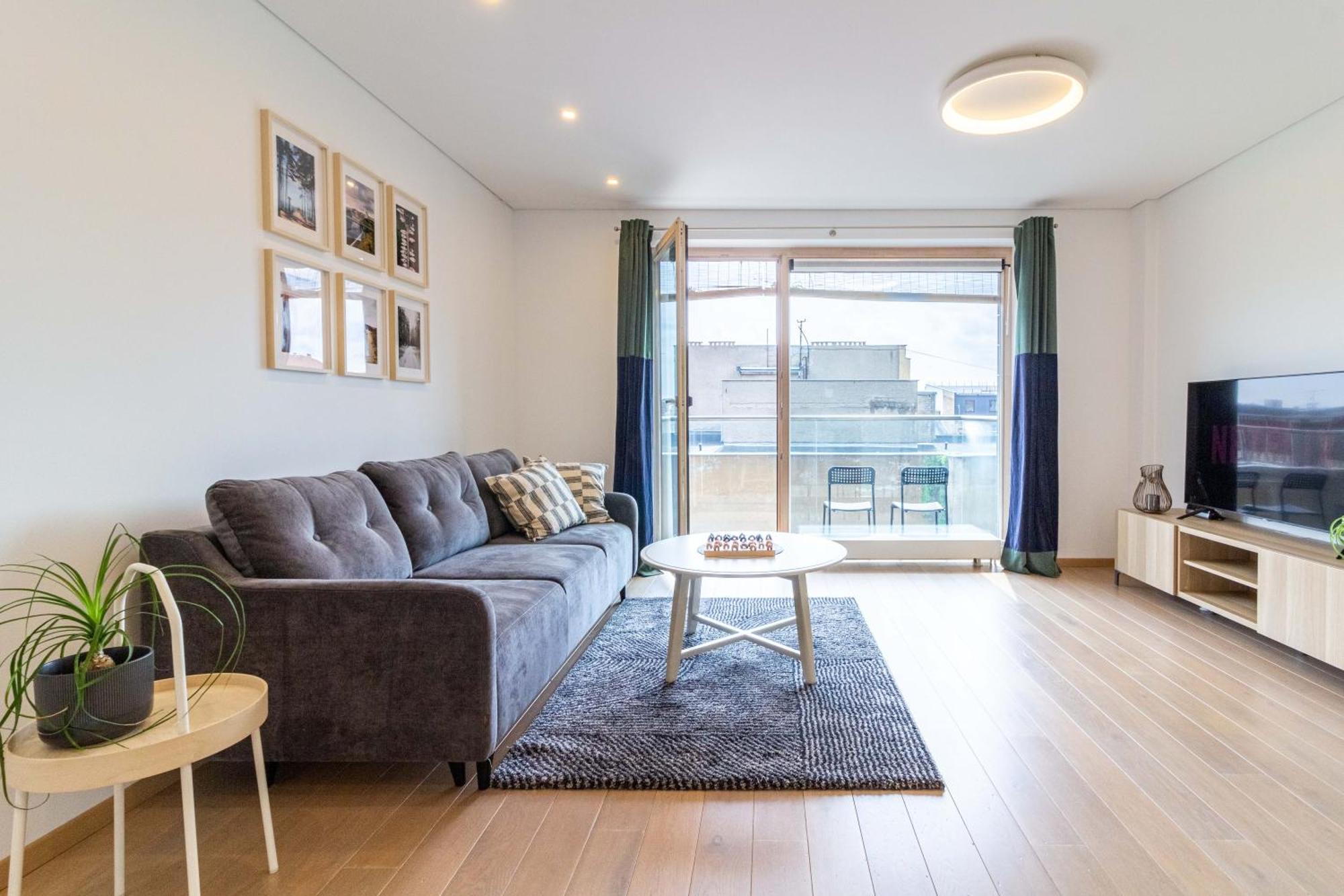 Cohost I Sunny Center Apt, Covered Parking, Balcony & Self Check-In Каунас Экстерьер фото