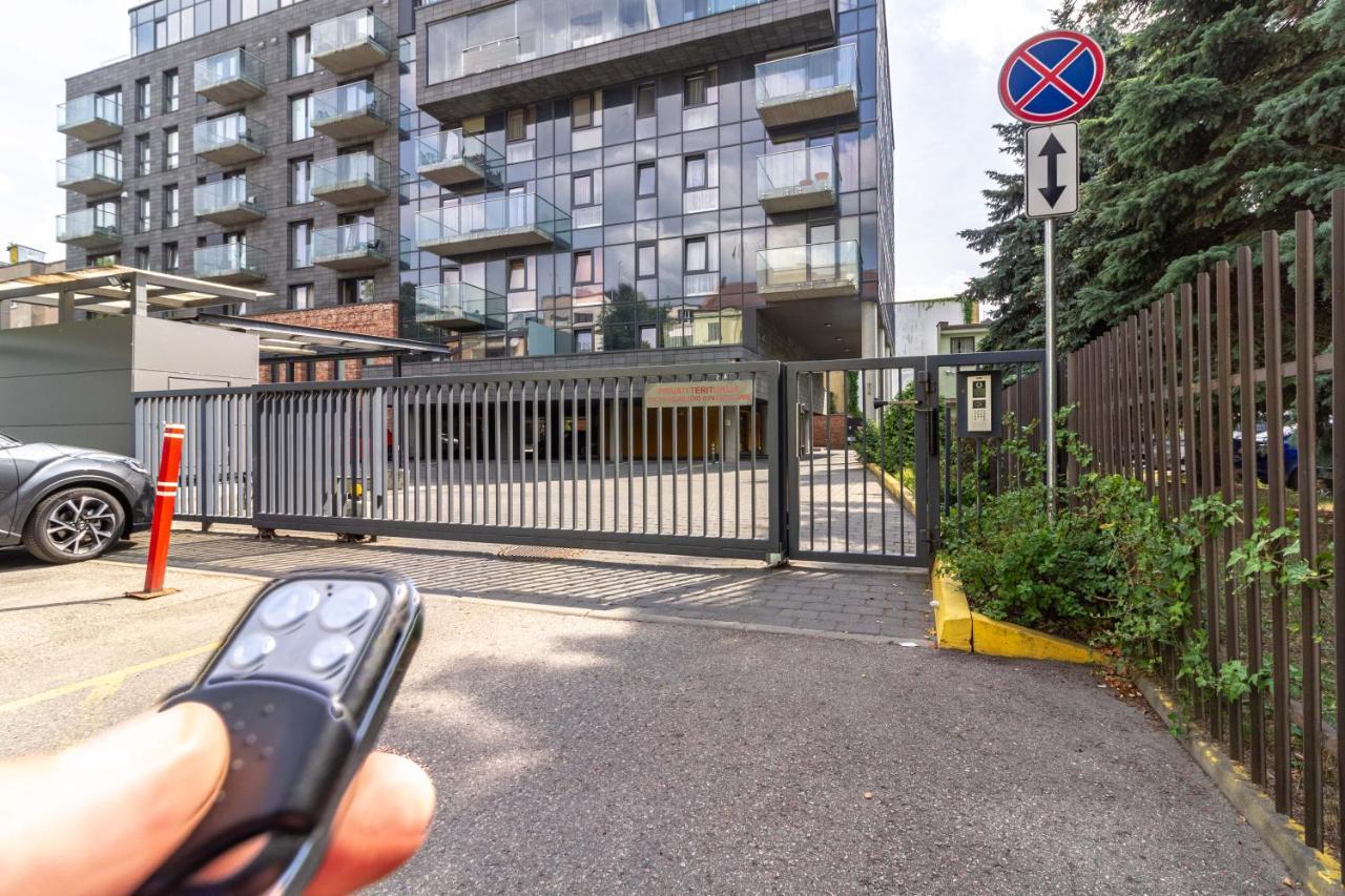 Cohost I Sunny Center Apt, Covered Parking, Balcony & Self Check-In Каунас Экстерьер фото